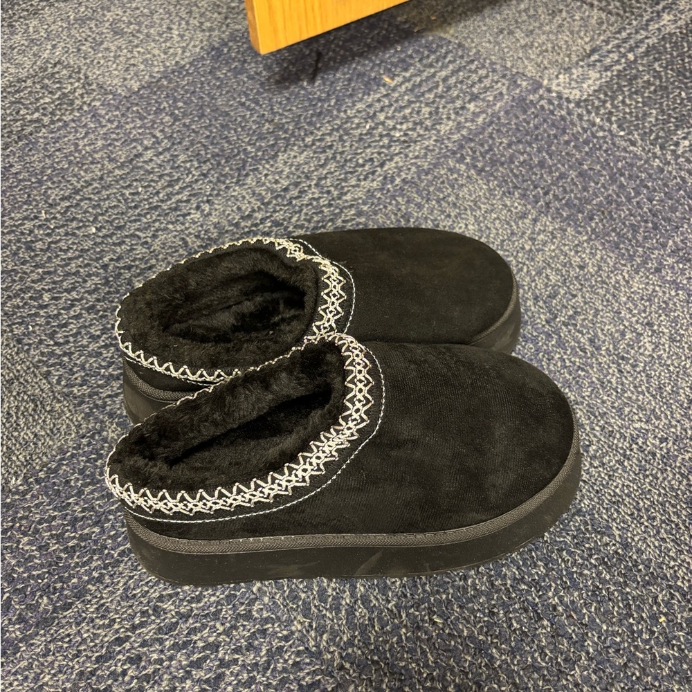 Cozy Black Women's Slippers